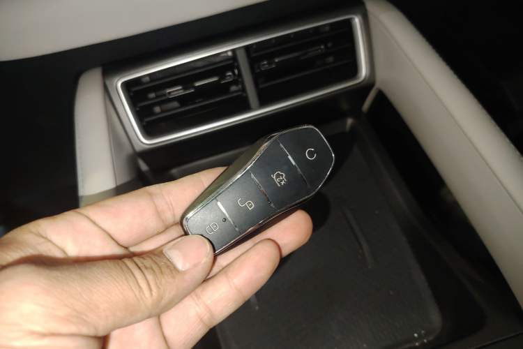 Used BYD Yuan UP 2024 401KM Leading Edition
