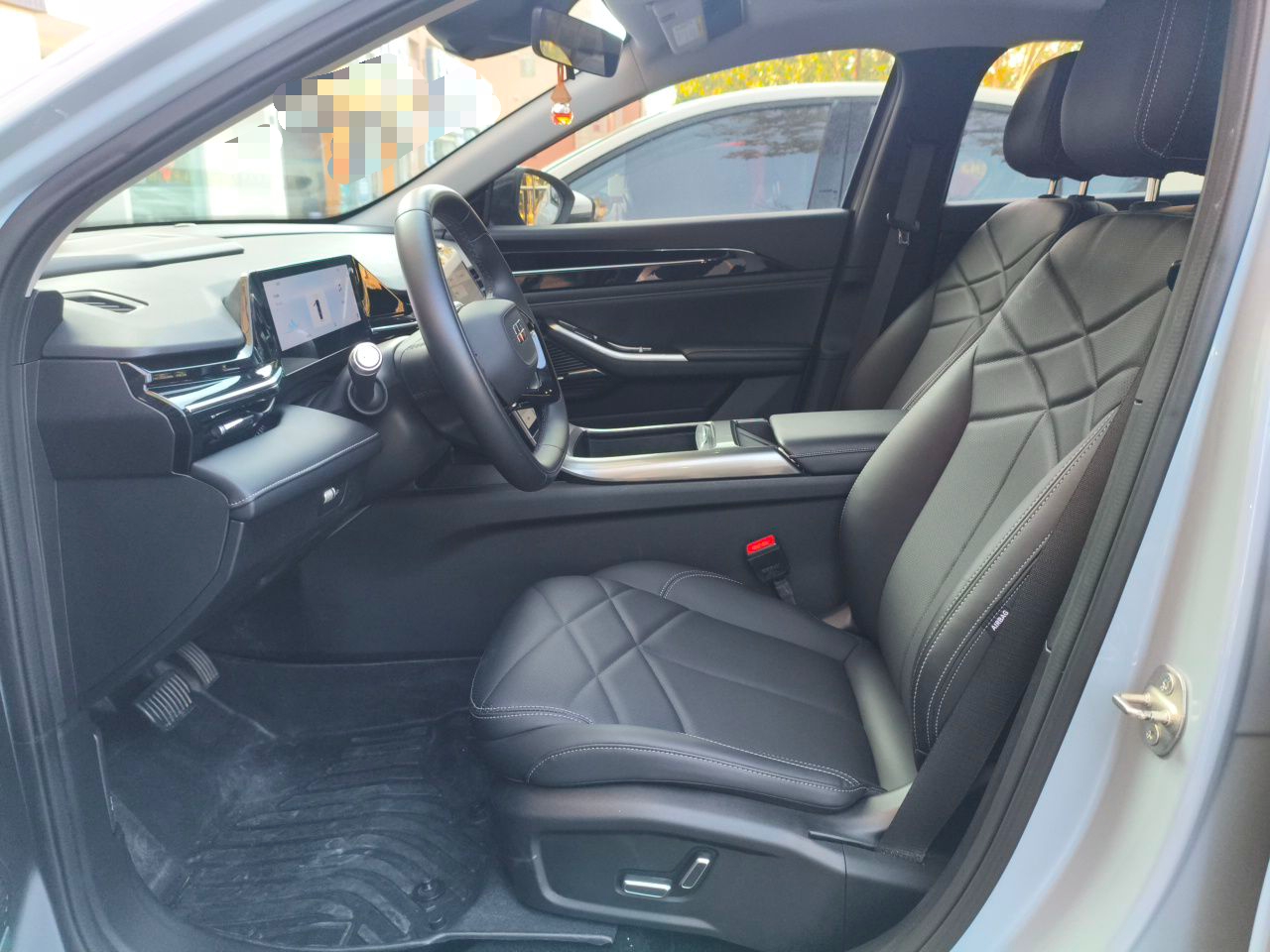 Geely Galaxy L6 2024 60km PLUS Dragon Edition — снимка 14