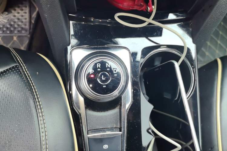 Used Ford Escape 2020 EcoBoost 245 Two-Wheel-Drive Titanium Edition
