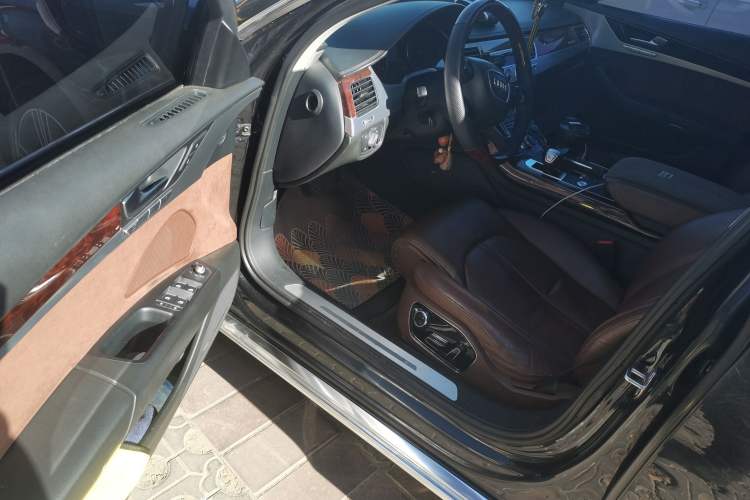 Used Audi A8 2013 A8L 45 TFSI quattro Comfort model
