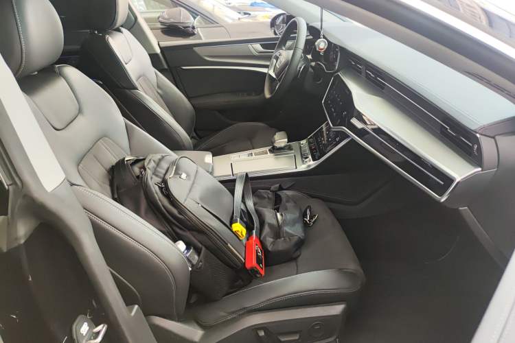 Used Audi A7L 2024 45 TFSI Luxury Edition Right Front Seat