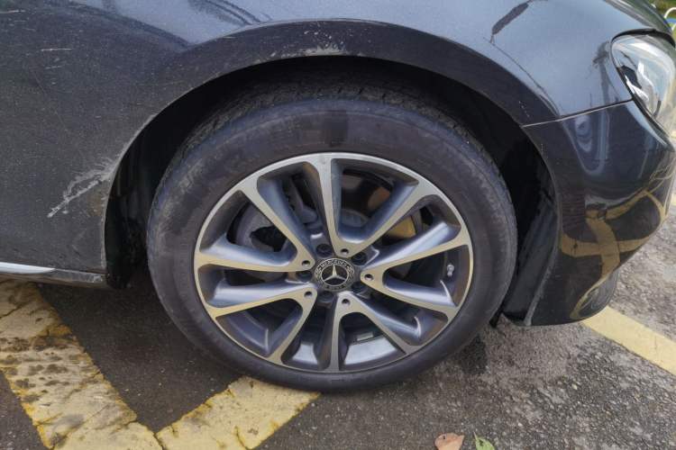 Used Mercedes-Benz E-Class 2019 E 260 L Right Front Wheel Hub