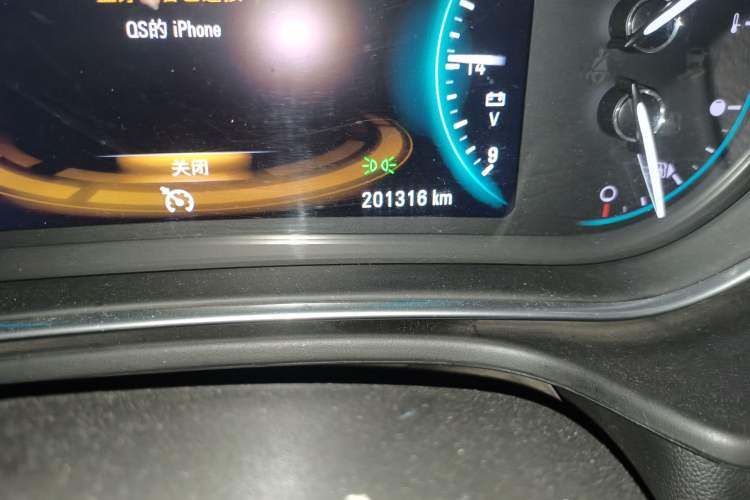 Used Buick Regal 2015 1.6T Elite Tech Model Odometer Close Up