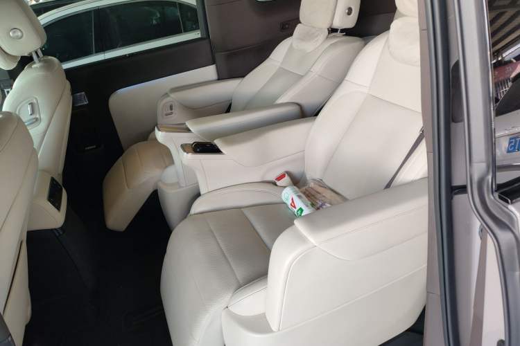 Used Li Auto MEGA 2024 Ultra Model
