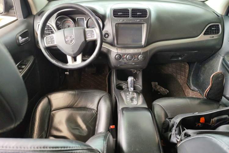 Used Dodge Journey 2014 2.4L Two-Wheel Drive Touring Edition Center Console