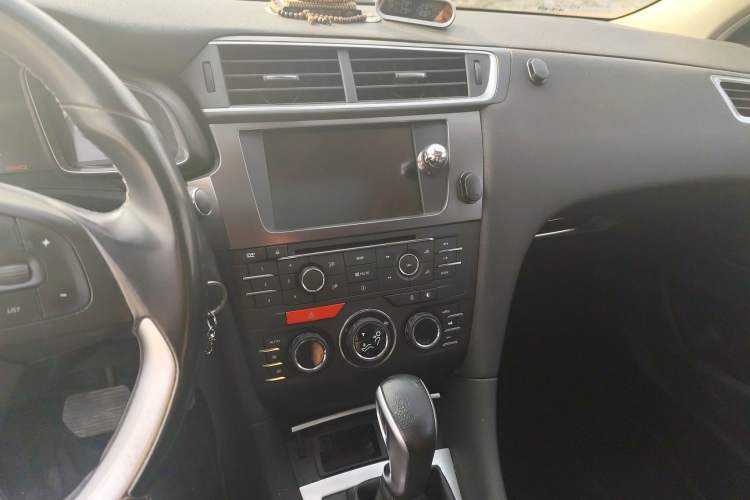 Used DS 5LS 2014 1.6T Elegant Version THP160