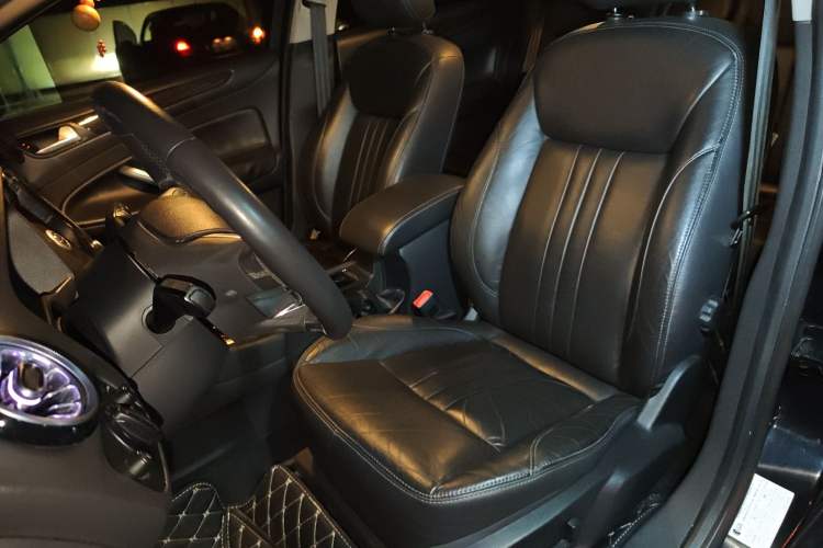 Used Ford Mondeo 2011 2.0L GTDi 200 Luxury Edition Left Front Seat