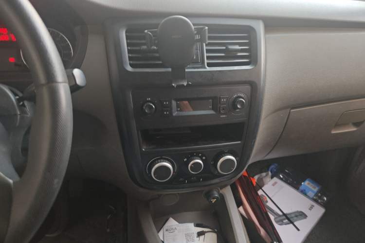 Used Wuling Rongguang V 2016 1.5L Practical Version Non-Power-Assisted