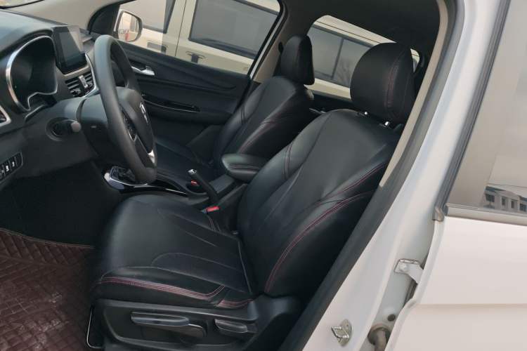 Used Baojun 730 2019 1.5T Manual Fashion Model 7-seater China VI
