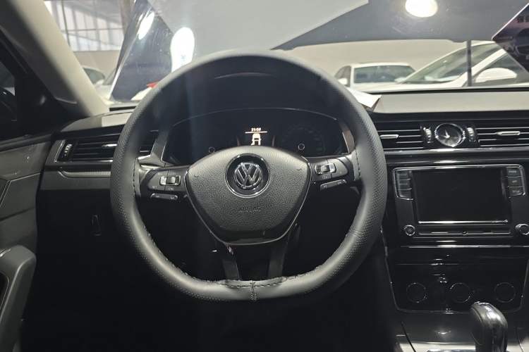 Used Volkswagen Passat 2017 330TSI DSG Luxury Edition