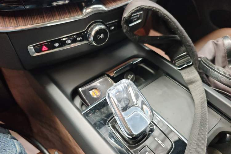 Used Volvo XC60 2022 B5 4x4 Smart Luxury Edition