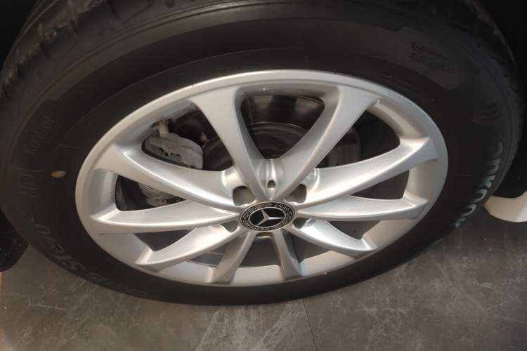 Used Mercedes-Benz A-Class 2021 A 200 L Sport Sedan Fashion Model
