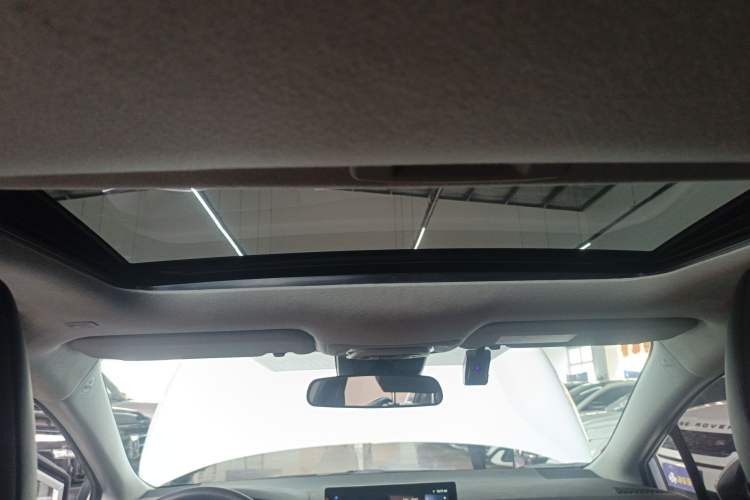 Used Toyota Levin 2024 Smart Electric Hybrid Dual-Engine 1.8L Luxury Edition