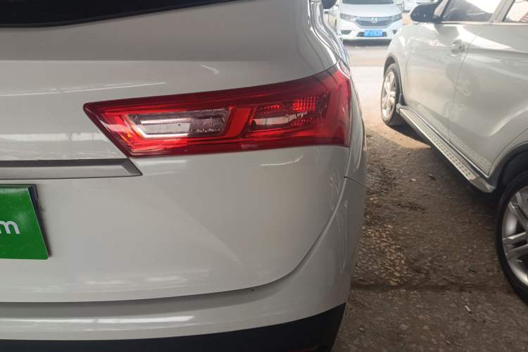 Used Baojun 530 2019 1.5T Manual Comfort Version 7 Seats China VI Emission Standard
