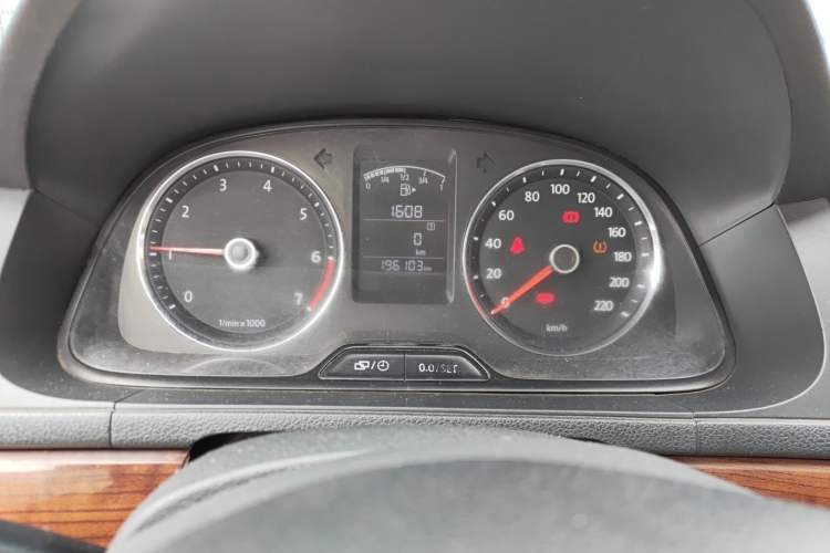 Used Volkswagen Lavida 2013 1.6L Manual Comfort Edition