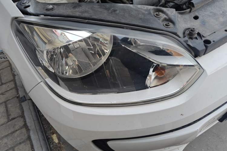 Used Volkswagen up! 2015 1.0L move up!
