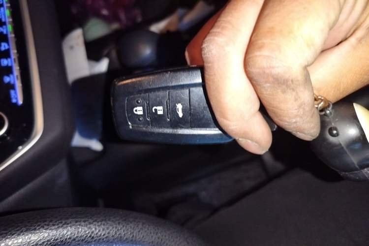 Used Toyota Levin 2019 Dual-Engine 1.8H E-CVT Luxury Edition China V Standard Vehicle Key