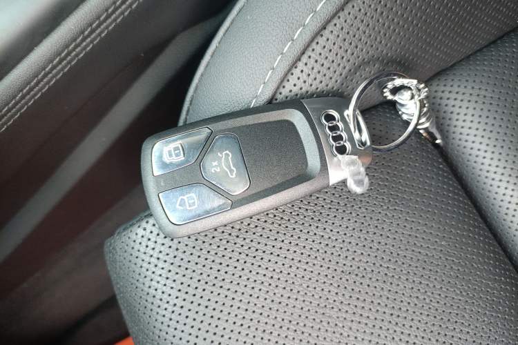 Used Audi A4L 2022 40 TFSI Luxury Dynamic Model Interior 1