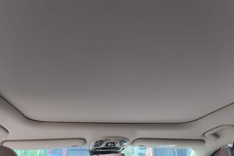 Used Lynk & Co 06 2021 1.5T Shero Pink Special Edition Headliner