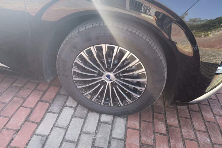 Used Denza D9 2024 DM-i 980 Four-Wheel Drive Prestige Model
