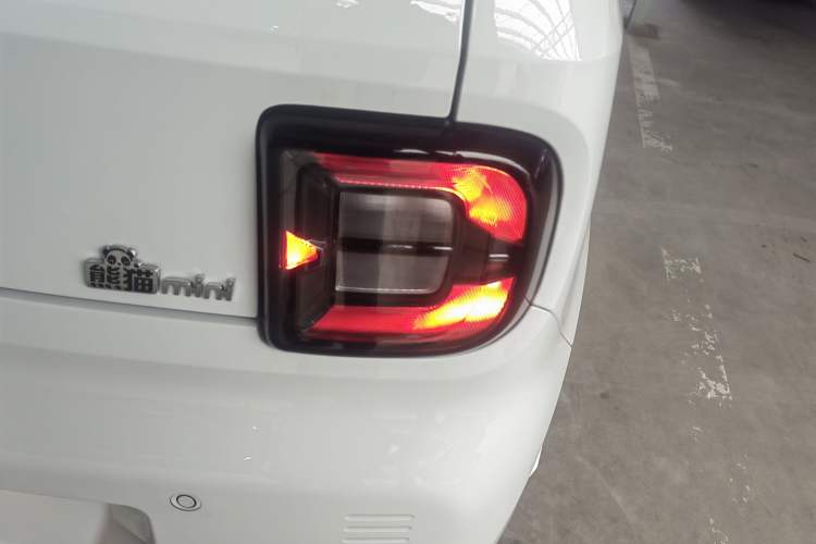 Used Geely Galaxy Panda 2024 Panda Mini 200km Endurance Bear
