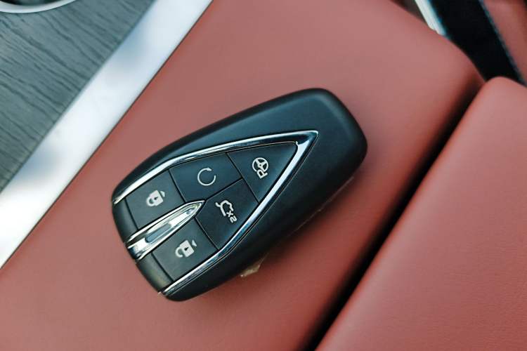 Used CHANGAN CS75 PLUS 2025 4th Generation UItra 2.0T New Blue Whale Smart Intelligent Powertrain Version
