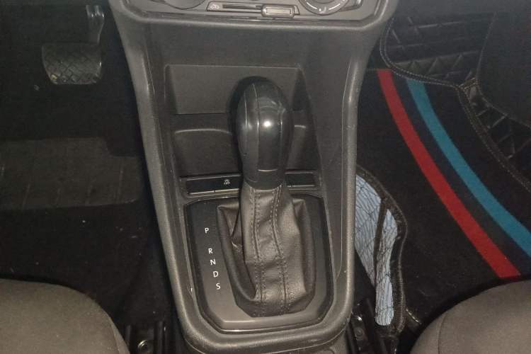 Used Volkswagen Santana 2019 1.5L Automatic Fashion Edition China V Standard Gear Lever