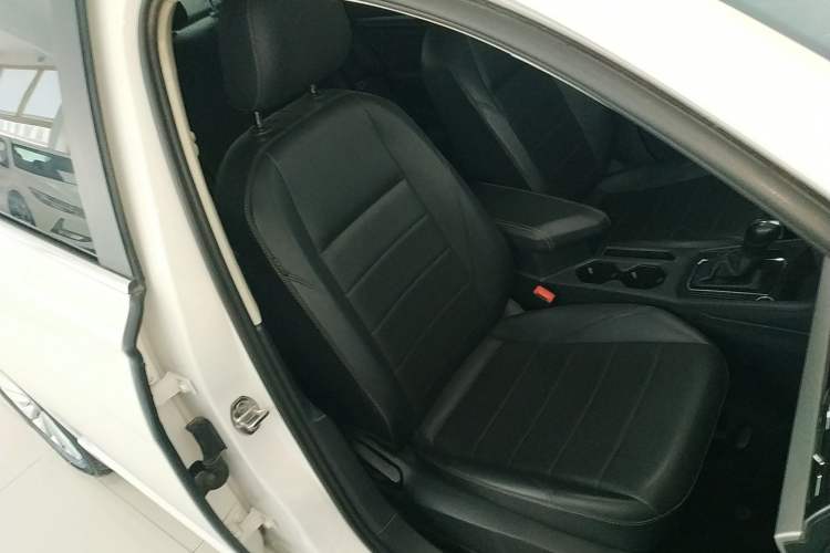 Used Volkswagen Lavida 2019 1.5L Automatic Comfort Edition China VI Standard