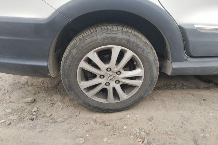 Used Dongfeng Fengon 370 2016 1.5L Manual Standard Edition SFG15-02 7 Seats