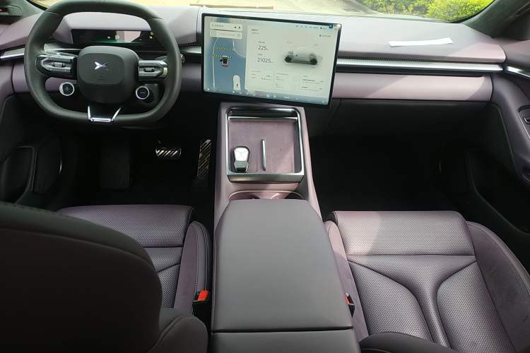 Used XPeng P7 2025 Model—702 Long Range Ultra Audio And AC Panel