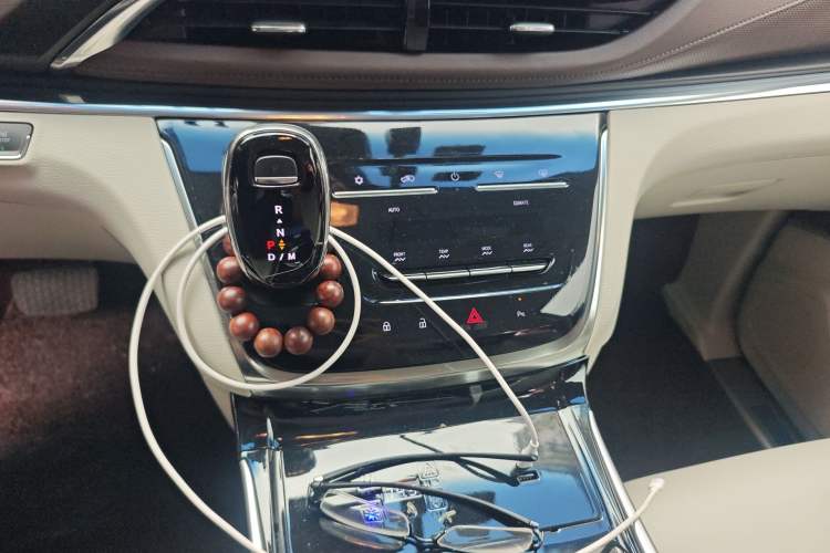 Used Buick GL8 2023 Land Executive Class Comfort Model
