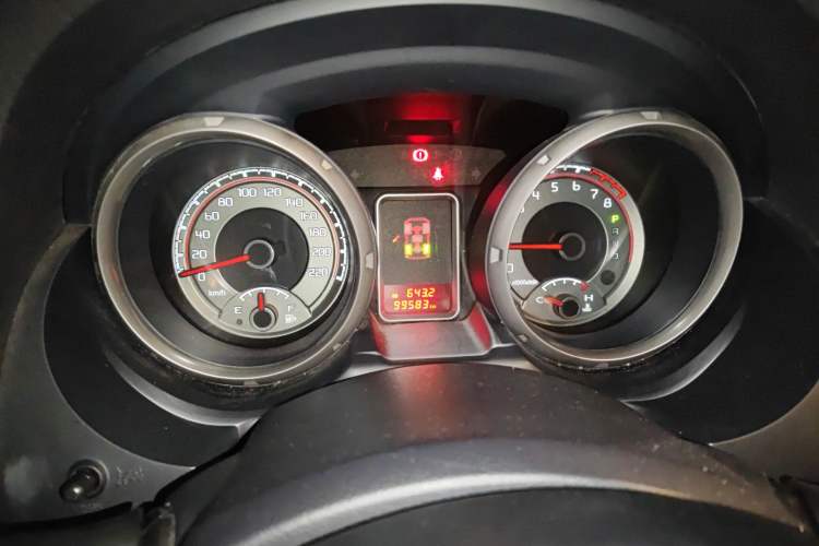 Used Mitsubishi Pajero  Odometer Close Up