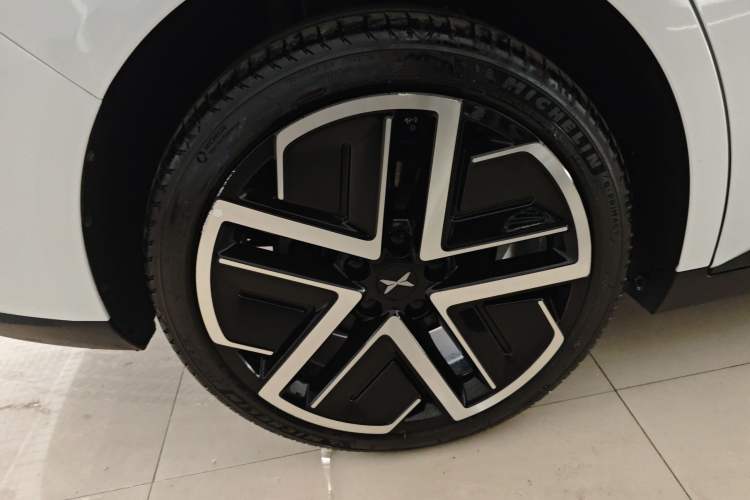 Used XPeng MONA M03 2025 600 with Ultra-Long Range Max Right Rear Wheel Hub