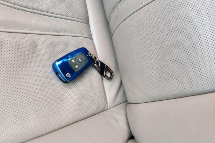 Used Roewe 950 2012 2.4L Luxury Edition
