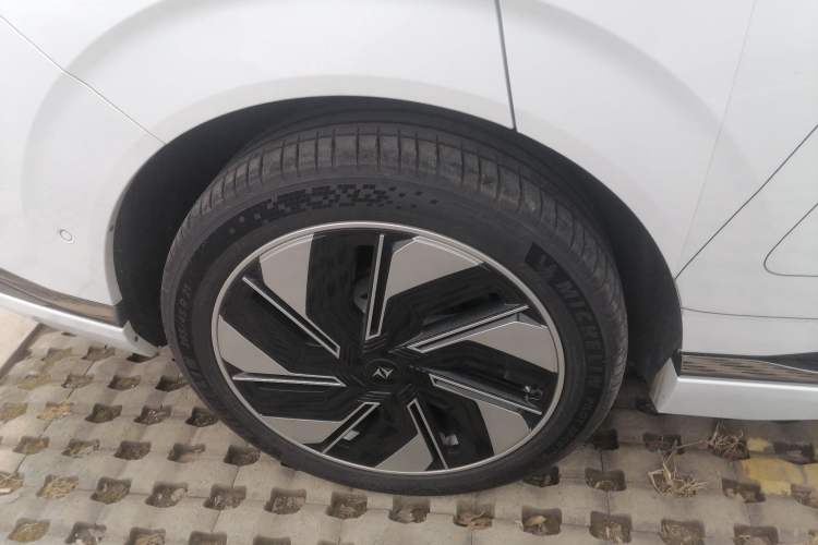 Used Dongfeng eπ eπ008 2025 210Max Range-Extended Version 5 Seats