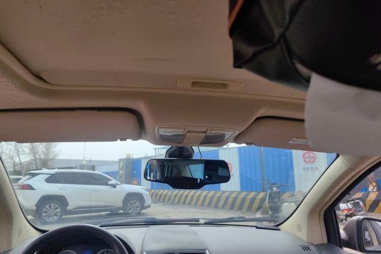 Used BAIC E Series 2013 Sedan 1.5L Automatic Leshang Edition Headliner