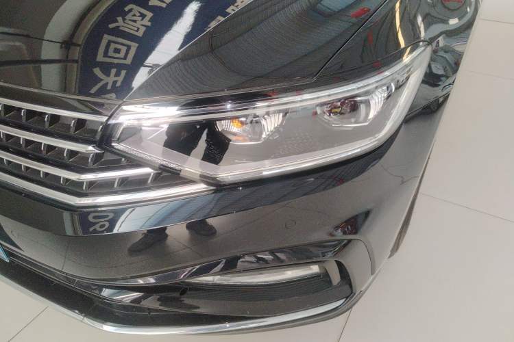 Used Volkswagen Magotan 2023 2 Million Units Limited-Edition 280TSI DSG Comfort Version