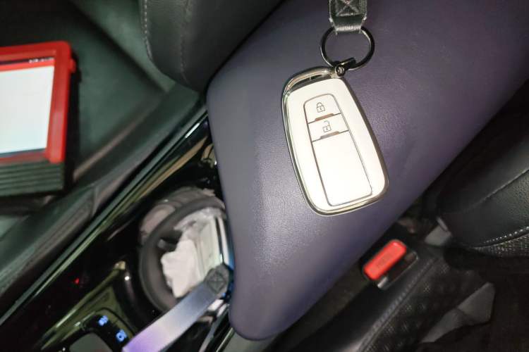 Used Toyota IZOA 2018 2.0L Yichi Edition China V Standard Vehicle Key