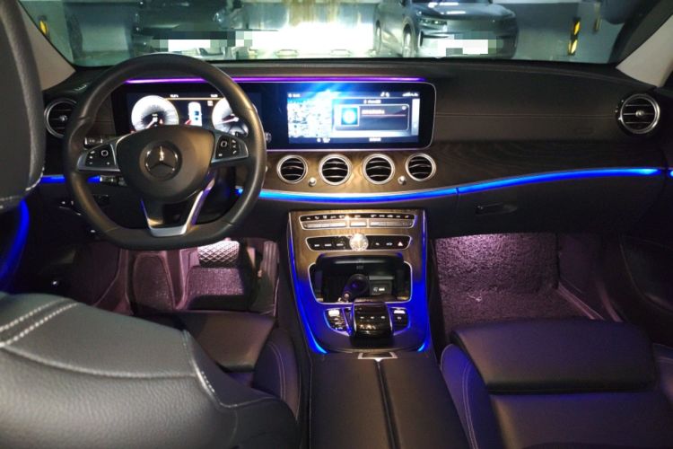 Used Mercedes-Benz E-Class 2018 Facelift E 200 L Sport Edition Center Console