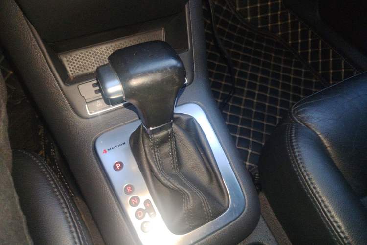 Used Volkswagen Tiguan 2010 1.8 TSI Automatic All-Wheel Drive Fashion Edition Gear Lever