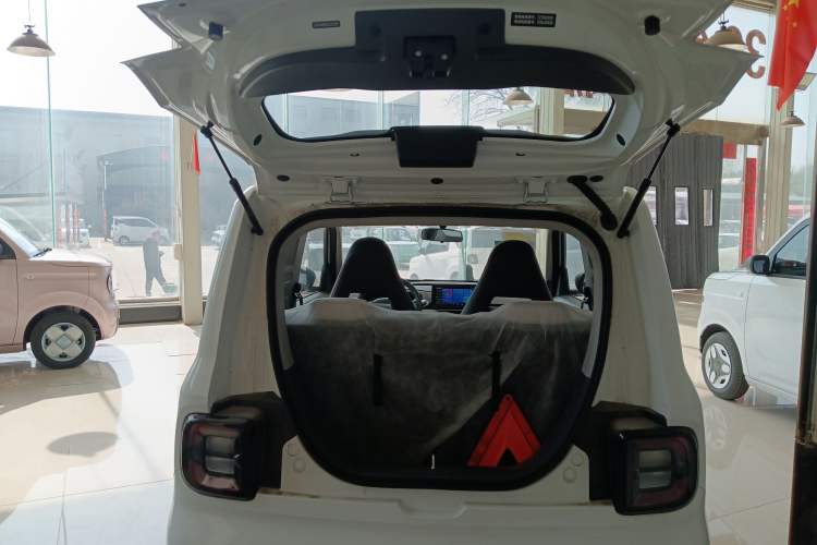 Used Geely Galaxy Panda 2025 210 km – Yuanqi Bear Trunk