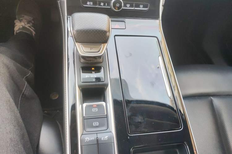 Used Roewe i6 MAX 2020 300TGI Automatic Cool & Stylish Skyroof Edition