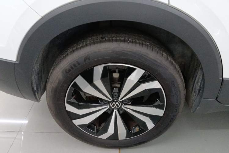 Used Volkswagen Tharu 2025 New Sharp 300TSI Ambitious Edition Right Rear Wheel Hub