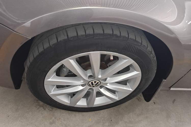 Used Volkswagen Magotan 2013 2.0 TSI Prestige Model
