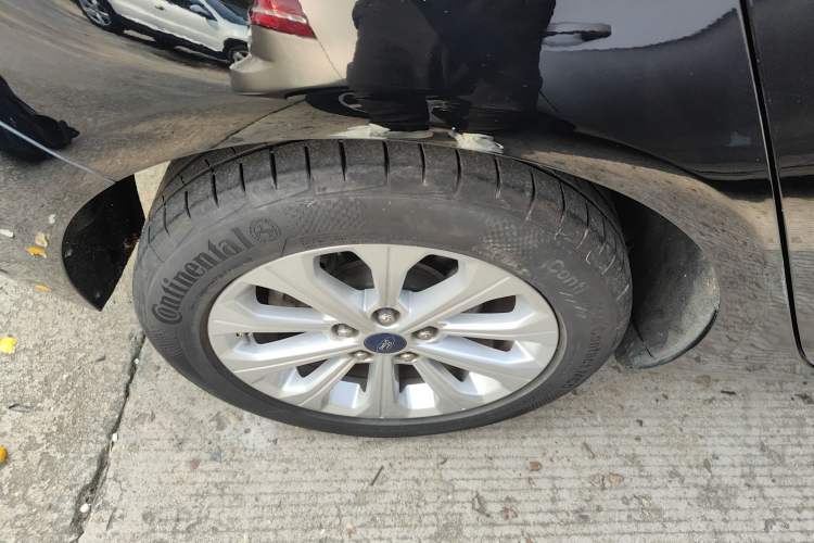 Used Ford Escort 2015 1.5L Automatic Fashion Model