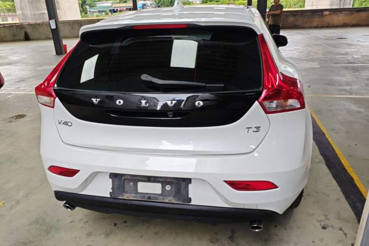 Used Volvo V40 2016 T3 Zhiyi Edition
