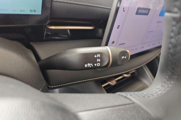 Used Baojun Yunhai 2024 140km Plug-in Hybrid Version Gear Lever