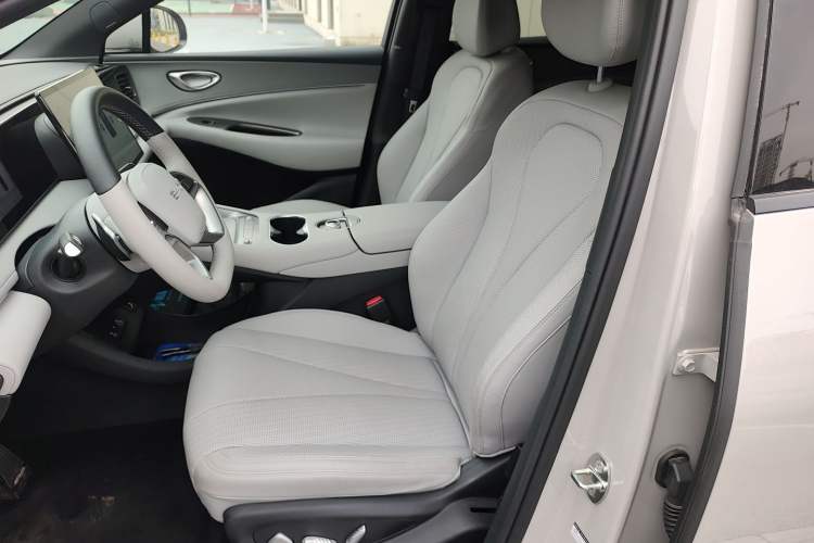 Used BYD Sealion 06 New Energy 2025 Model DM-i 170 Navigation Plus Edition
