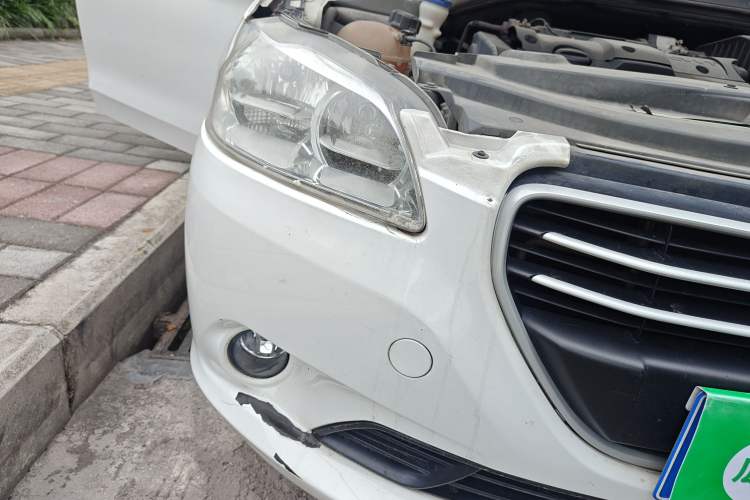 Used Peugeot 301 2014 1.6L Automatic Comfort Edition Right Front Headlight