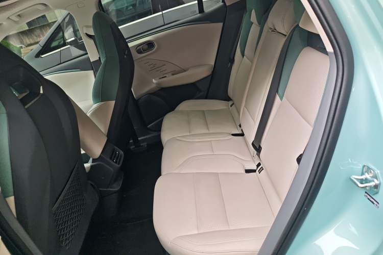 Used Lynk & Co 06 EM-P 2023 EM-P 126 Long-Range Halo Left Rear Seat